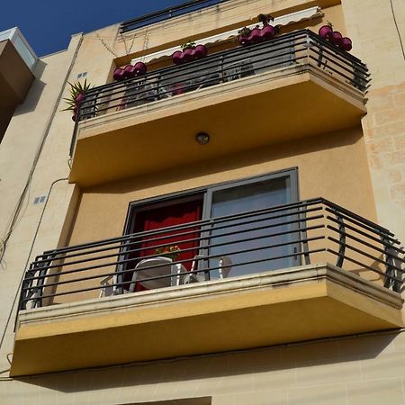 Mellieha Town Centre Bright & Spacious 3 Bedroom Apartment Экстерьер фото