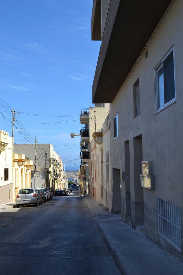 Mellieha Town Centre Bright & Spacious 3 Bedroom Apartment Экстерьер фото
