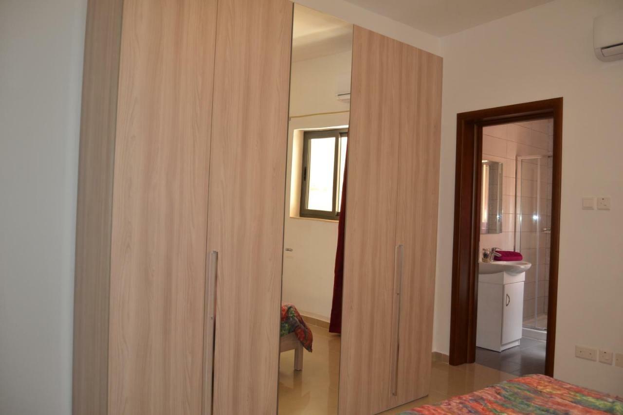 Mellieha Town Centre Bright & Spacious 3 Bedroom Apartment Экстерьер фото