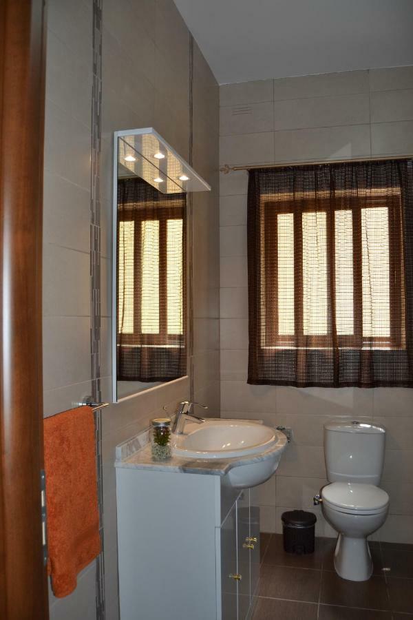 Mellieha Town Centre Bright & Spacious 3 Bedroom Apartment Экстерьер фото