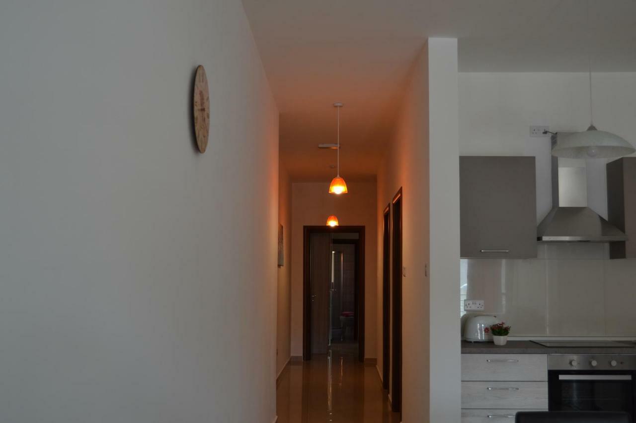 Mellieha Town Centre Bright & Spacious 3 Bedroom Apartment Экстерьер фото