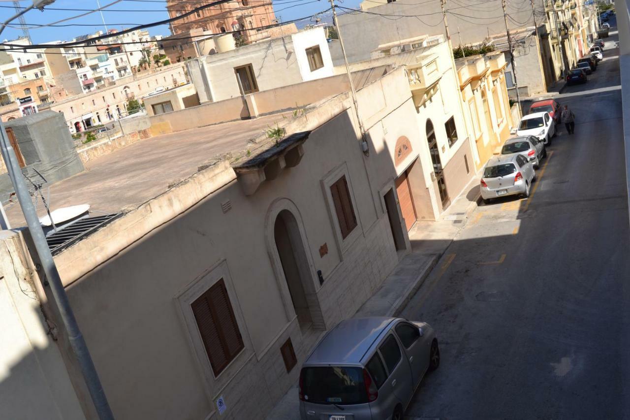 Mellieha Town Centre Bright & Spacious 3 Bedroom Apartment Экстерьер фото