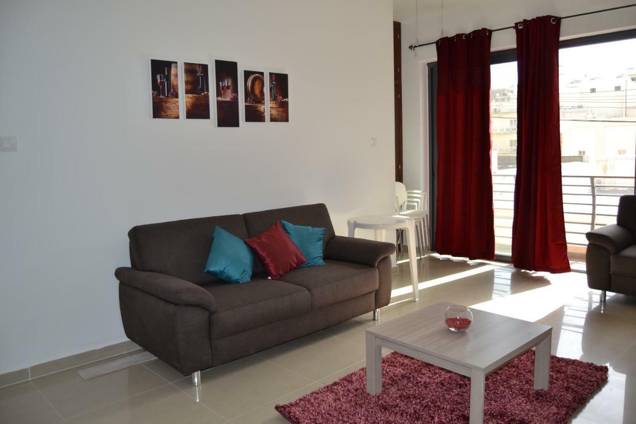 Mellieha Town Centre Bright & Spacious 3 Bedroom Apartment Экстерьер фото